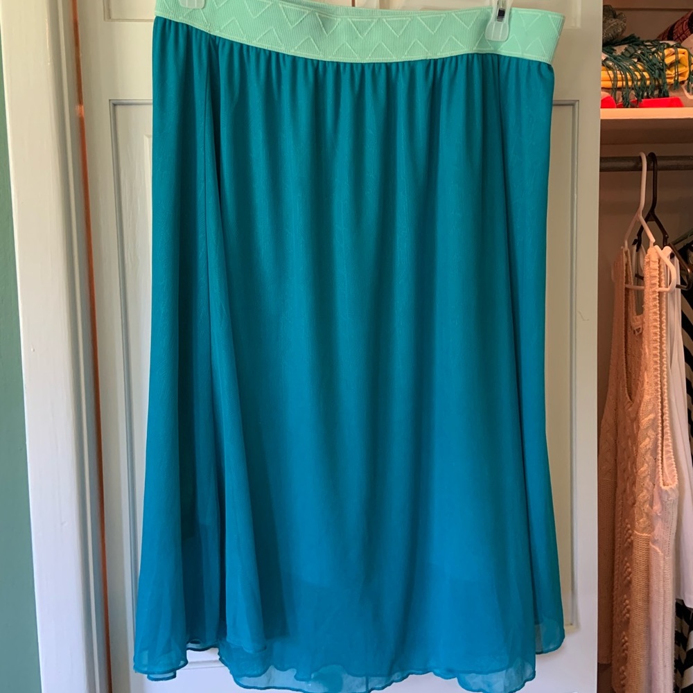 Blue/green Lularoe short skirt. Flowy layers